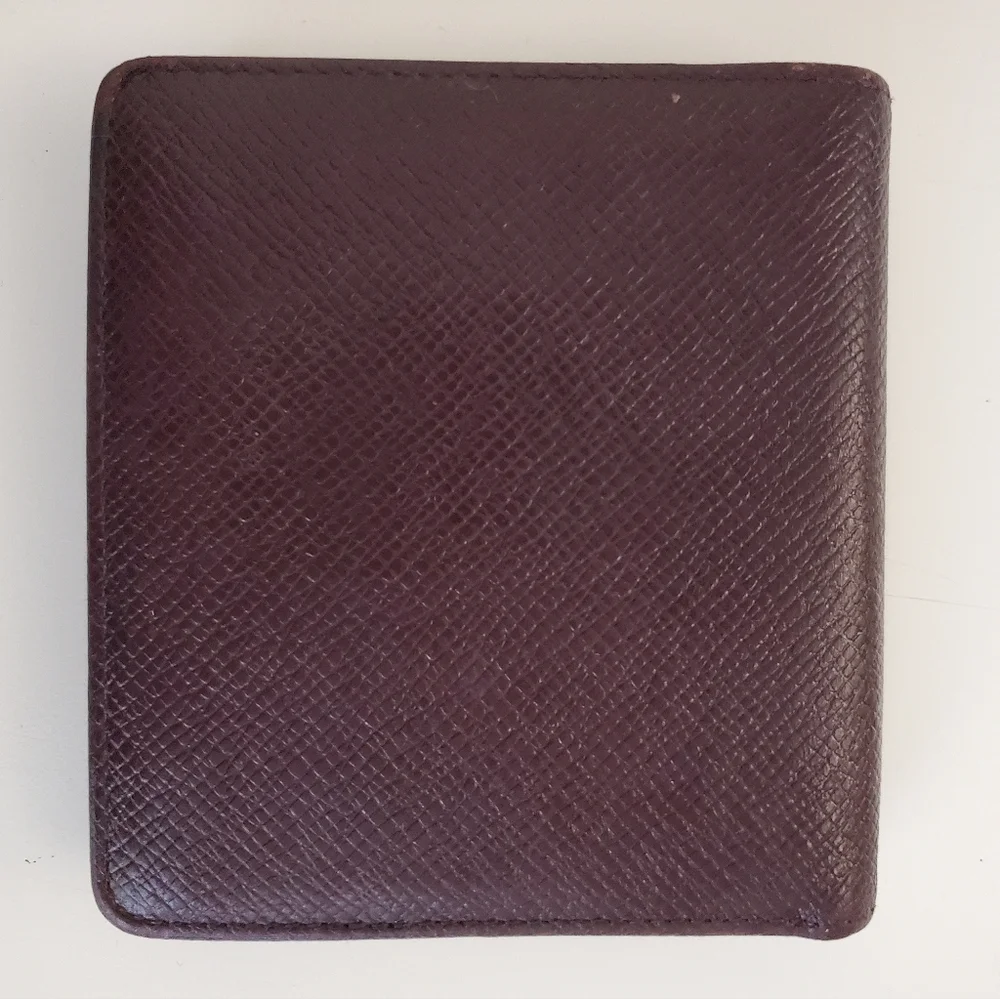 Authentic Louis Vuitton Taiga Bifold Leather Wallet With COA - Picture 2 of 11